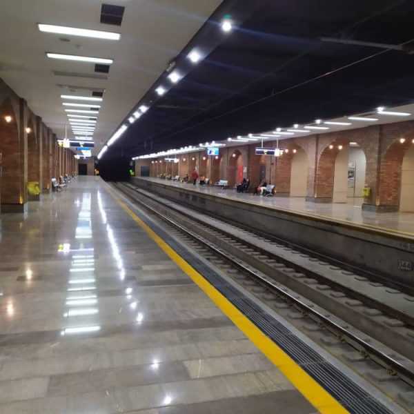 mofateh metro station