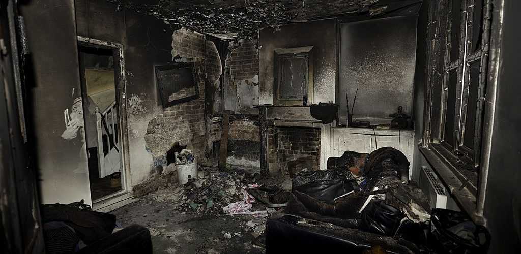 خانه ای پس از اتمام آتش سوزی