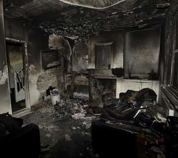 خانه ای پس از اتمام آتش سوزی
